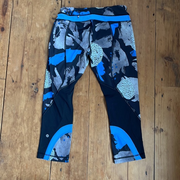 Lululemon cropped leggings - Picture 2 of 4